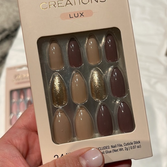 Nails - Picture 3 of 3